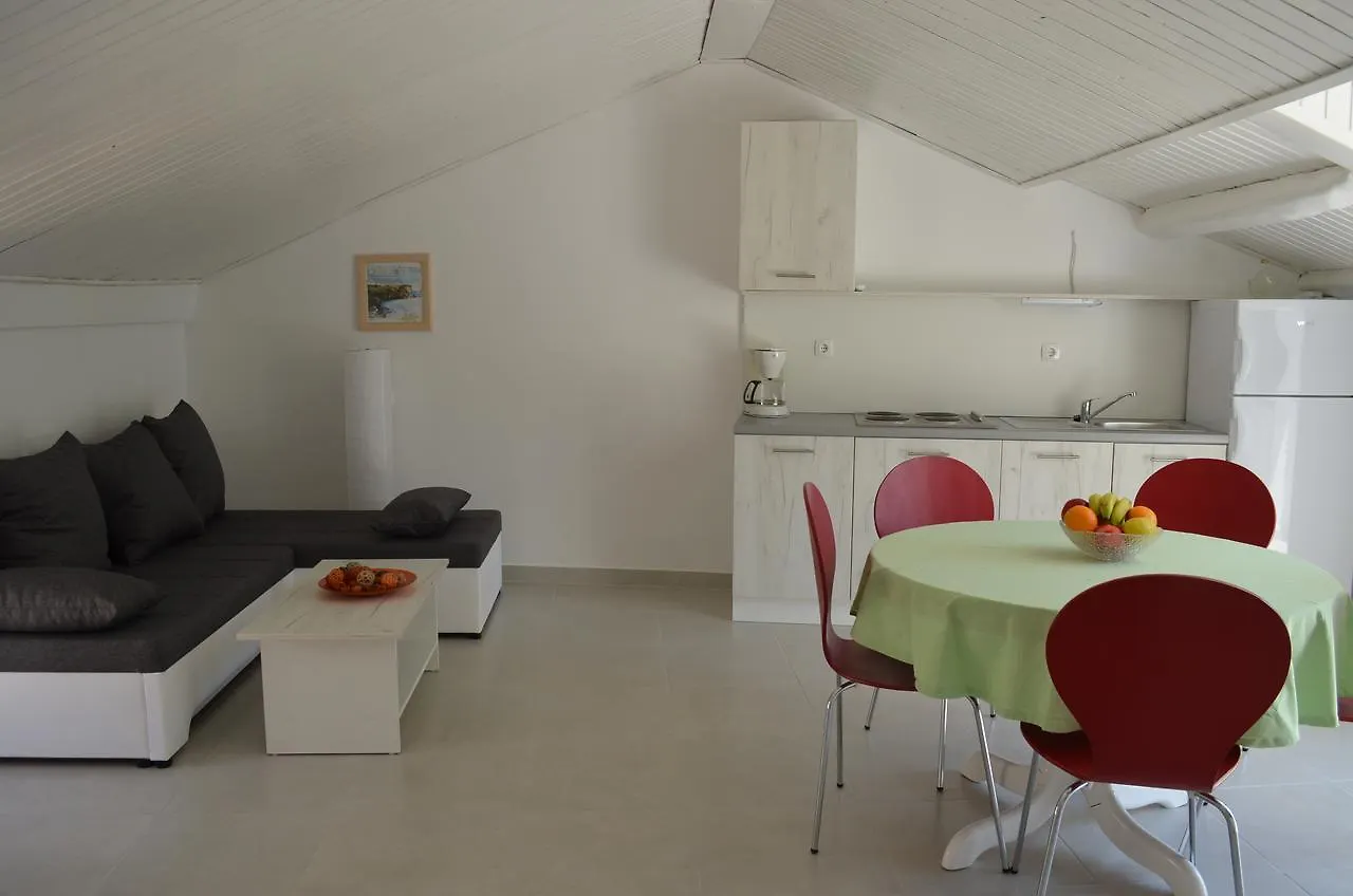Apartments Petar Draga Bašćanska كرواتيا